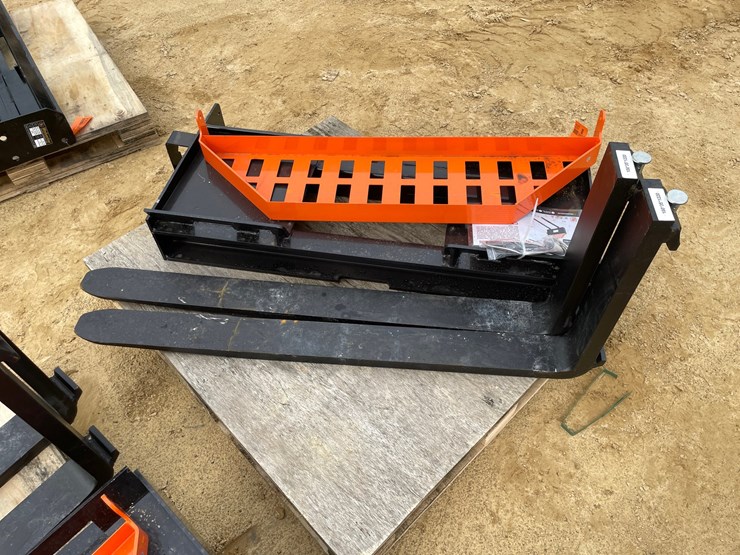 #2007-•-new-wolverine-skid-steer-pallet-fork-frame-with-forks-image-3