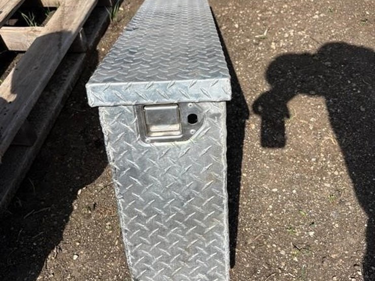 side-truck-toolbox-image-3