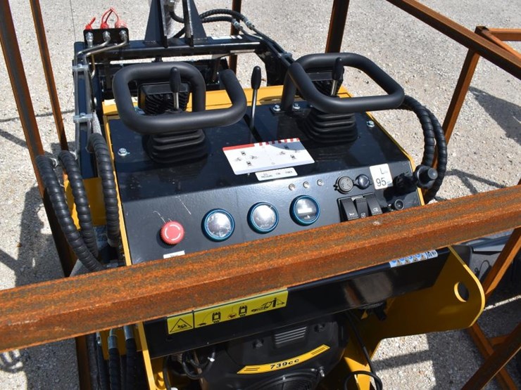 mx-crt23-mini-skid-steer-(serial-#-mxcrt232026x00076)-image-5