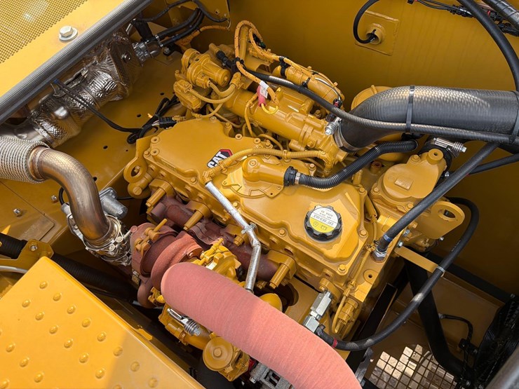 caterpillar-320-image-29