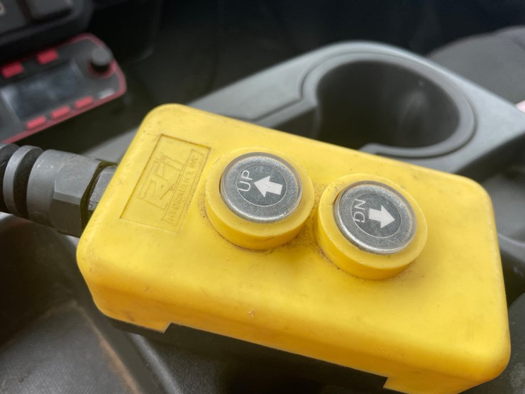 2021-chevrolet-3500-image-40
