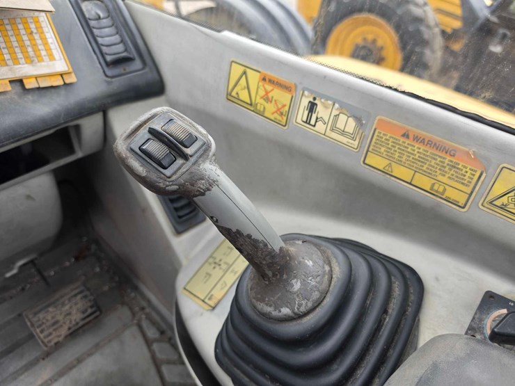 caterpillar-th580b-image-14