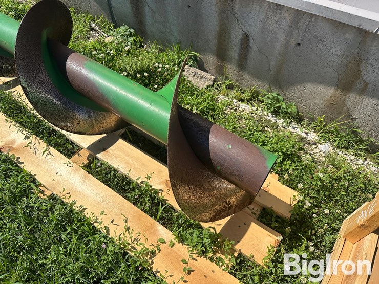 john-deere-x9-combine-unloading-auger-image-17