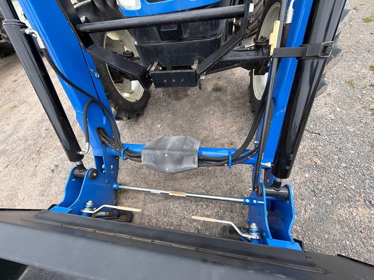 2016-new-holland-workmaster-60-image-11