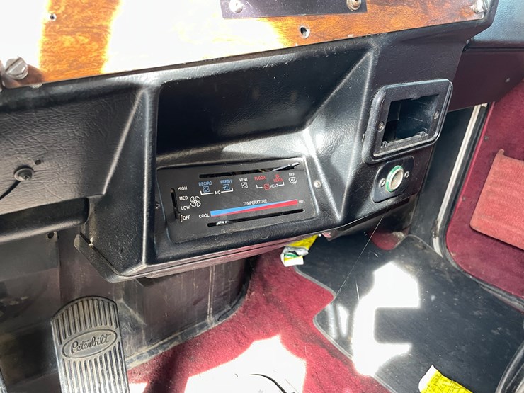 peterbilt-379-image-36