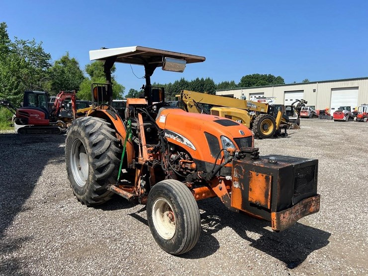 new-holland-tn70a-image-10
