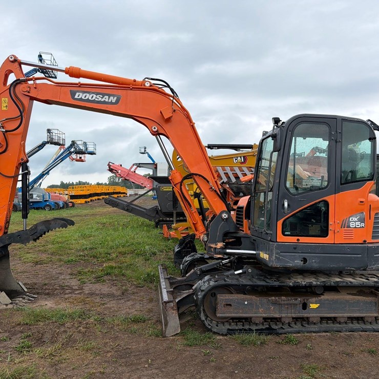 2019 DOOSAN DX85R-3