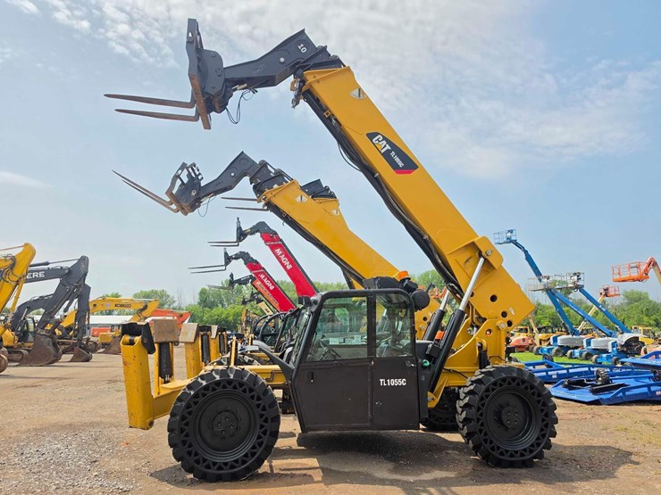 caterpillar-tl1055-image-1
