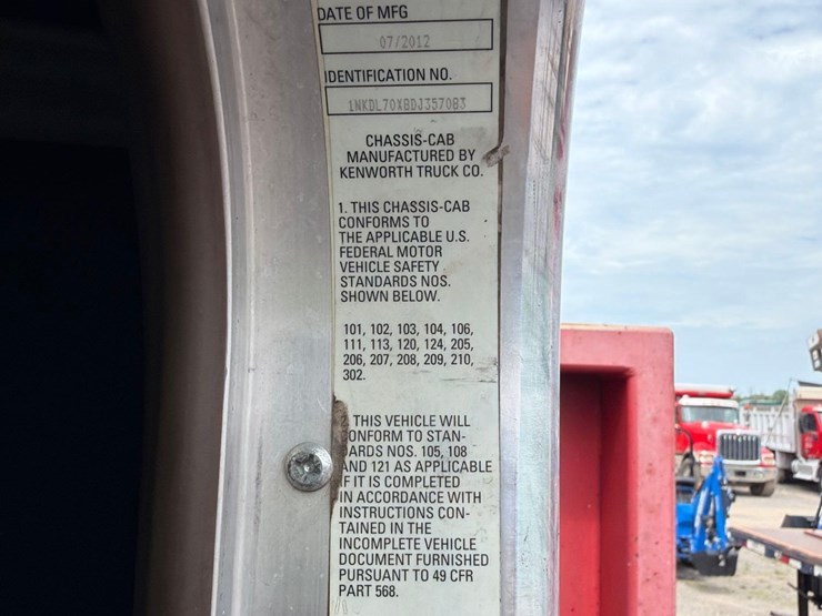 2013-kenworth-t880-image-28