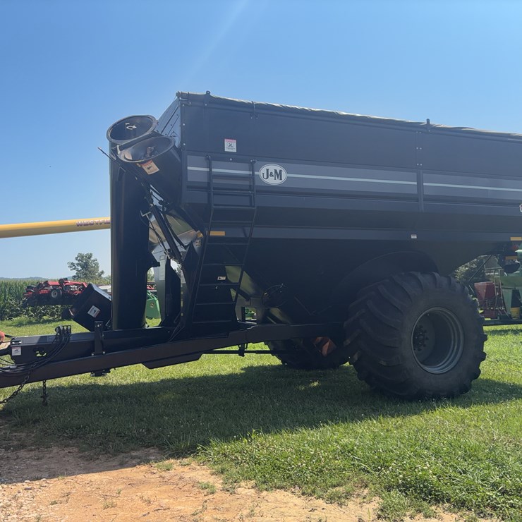 2022 J&M X1112SD Series Grain cart