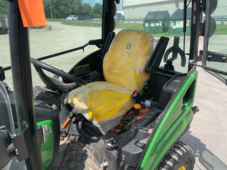 2024-john-deere-1025r-image-26