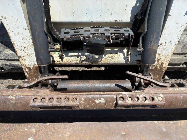 2016-bobcat-t740-image-8