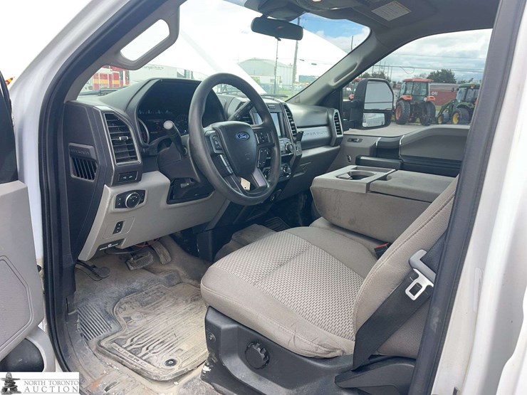 2021-ford-f250-image-11