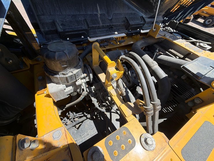 komatsu-pc238us-lc-11-image-25