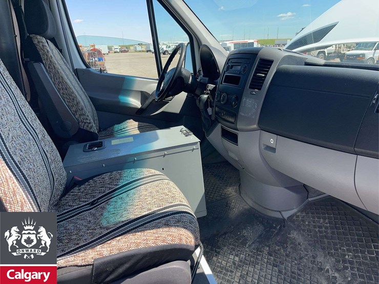 2012-mercedes-benz-sprinter-3500-image-18