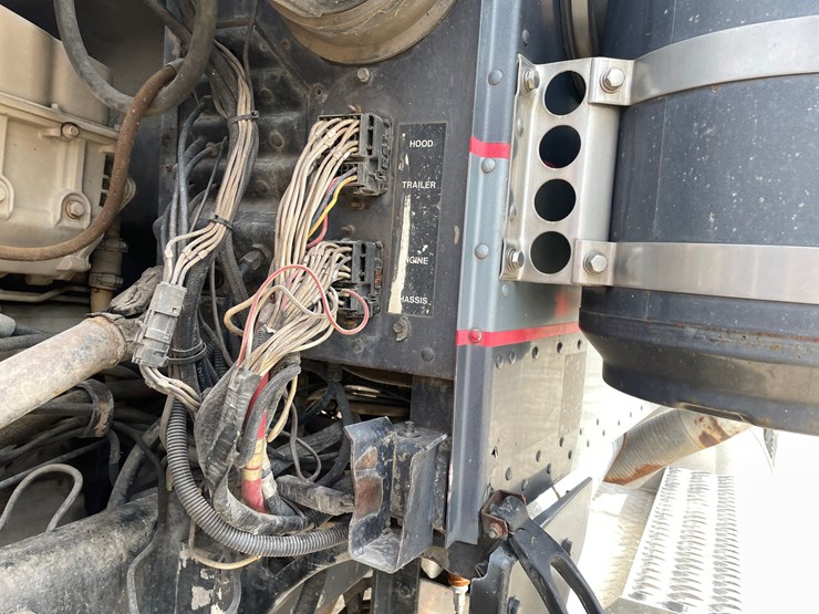 peterbilt-379-image-12