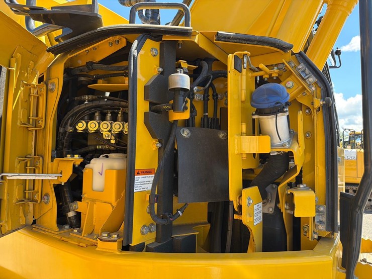 komatsu-pc238us-lc-11-image-14