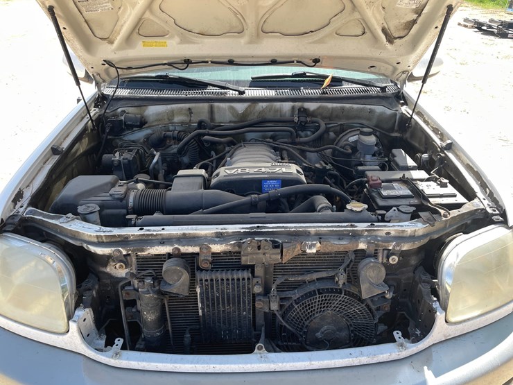 2003-toyota-sequoia-image-109
