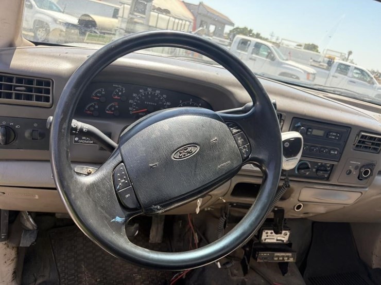 2001-ford-f450-image-17