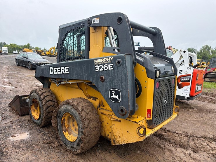 deere-326e-image-5