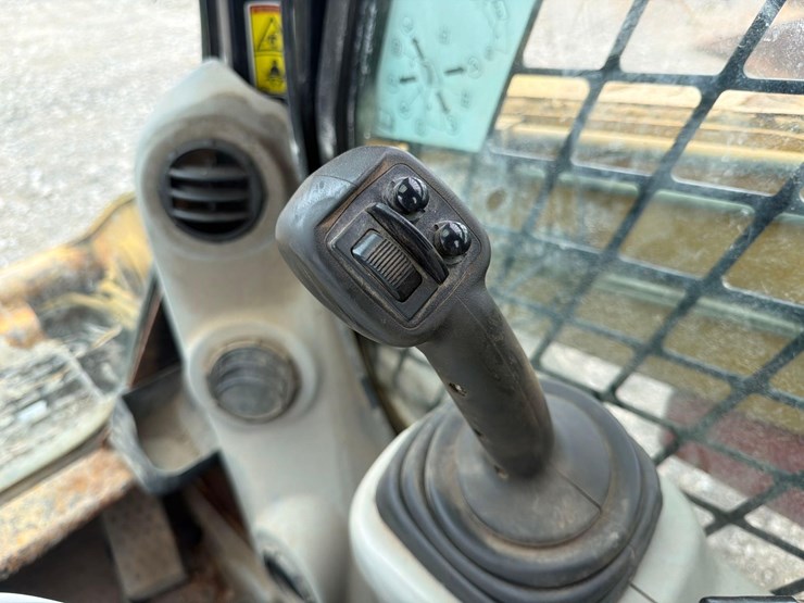 caterpillar-256c-image-20