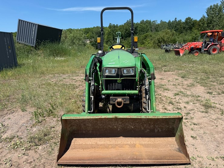 john-deere-3032e-image-8