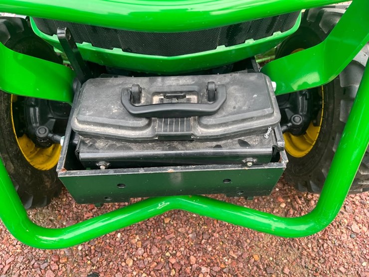 2025-john-deere-2025r-image-75