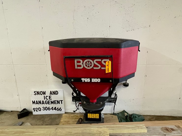 #7925-•-boss-tgs-1100-hitch-mounted-salter-image-2