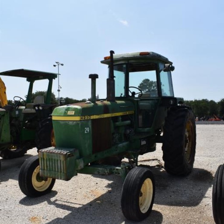 JOHN DEERE 4230