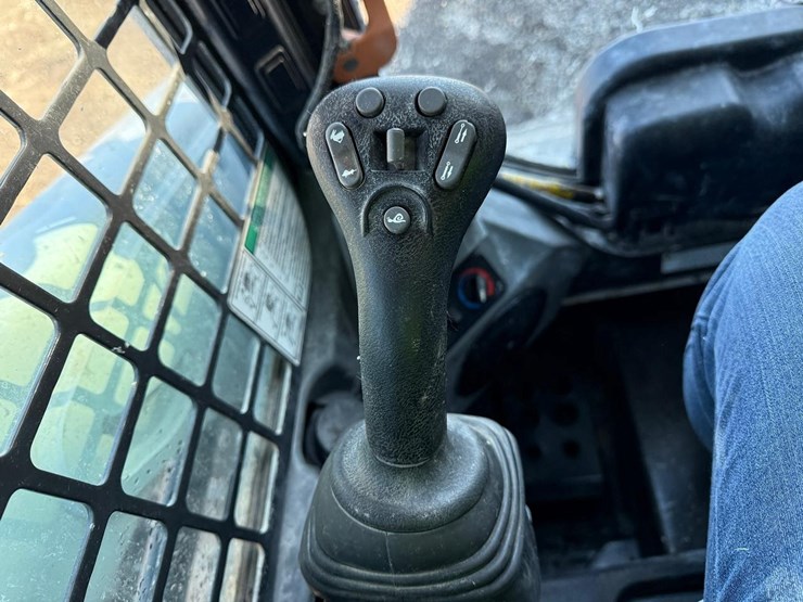 2019-bobcat-s550-image-23
