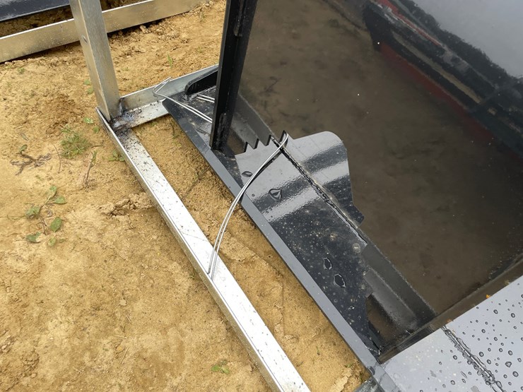 #2038-•-new-wolverine-skid-steer-grapple-bucket-image-12