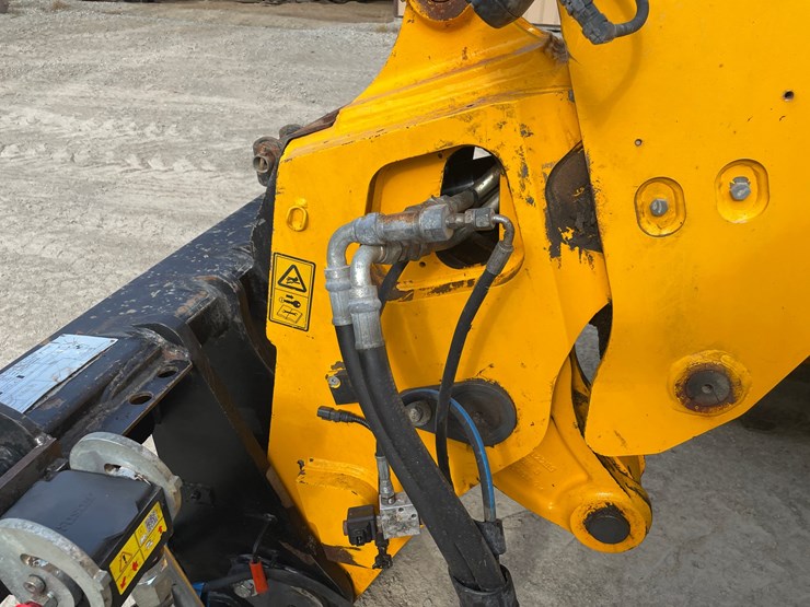 jcb-tm320-image-16