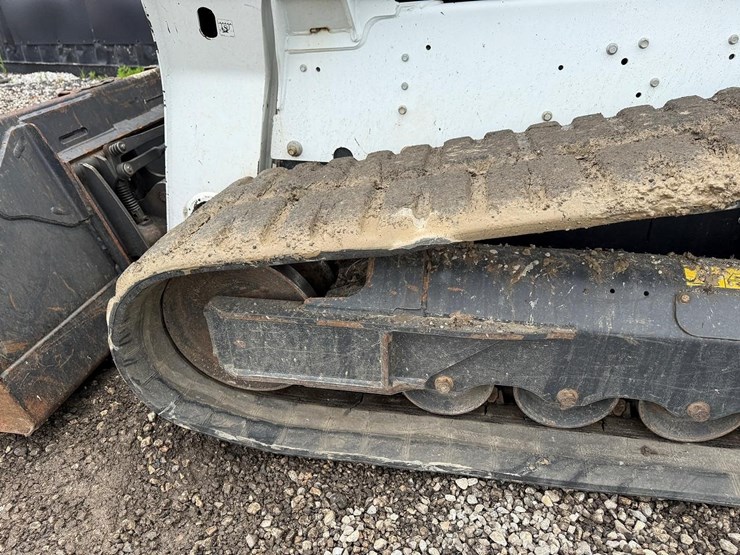 2017-bobcat-t770-image-17