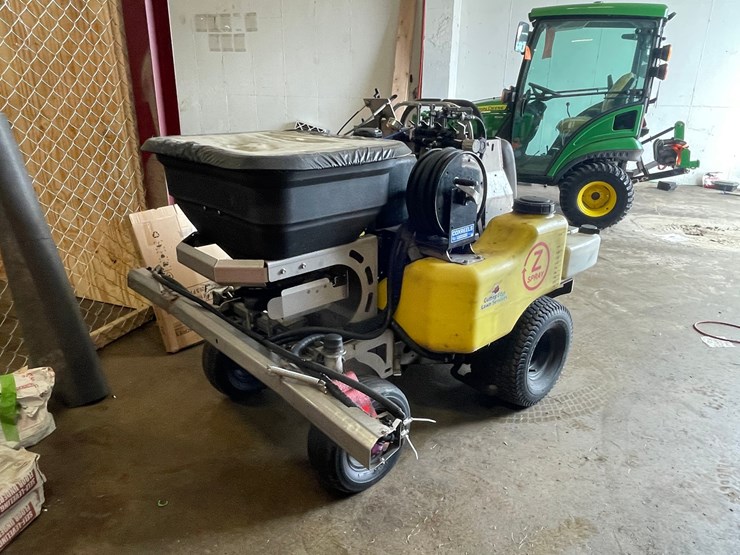 #4857-•-2018-z-spray-fertilizer-spreader-image-1