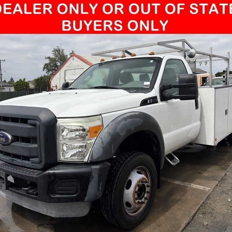 2012 FORD F550 XL