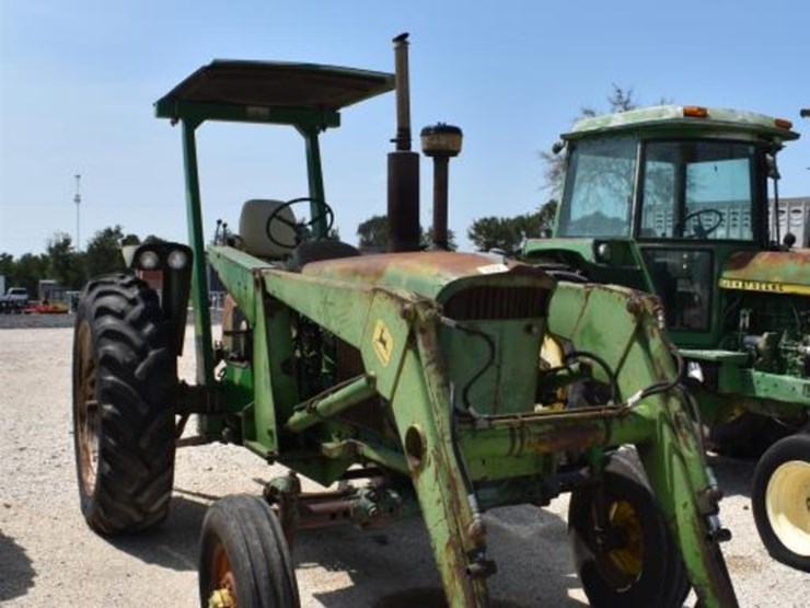 john-deere-3020-image-2