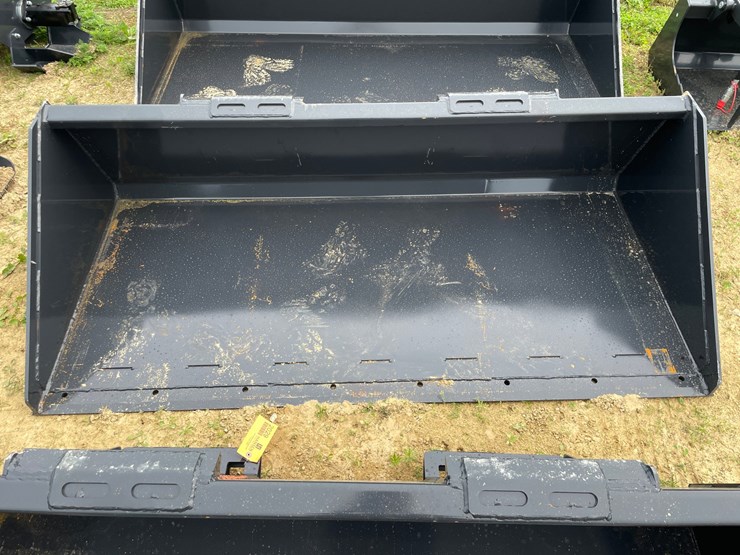 #2030-•-new-wolverine-skid-steer-78"-bucket-image-2