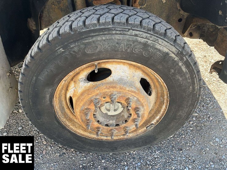 2013-ford-f550-image-12