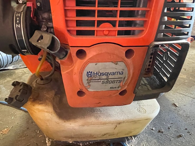 #7915-•-(1)-husqvarna-580bts-mark-ii-backpack-blower-image-2