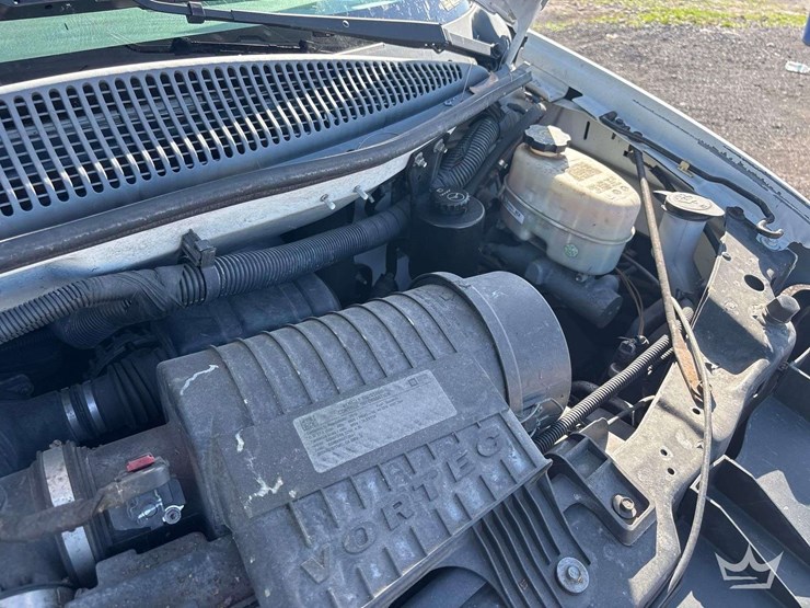 2016-chevrolet-express-2500-image-9