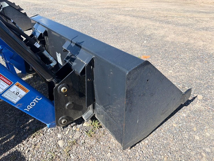 new-holland-boomer-40-image-9