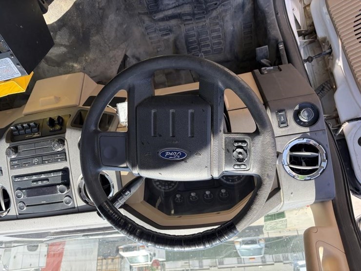 2011-ford-f350-image-15