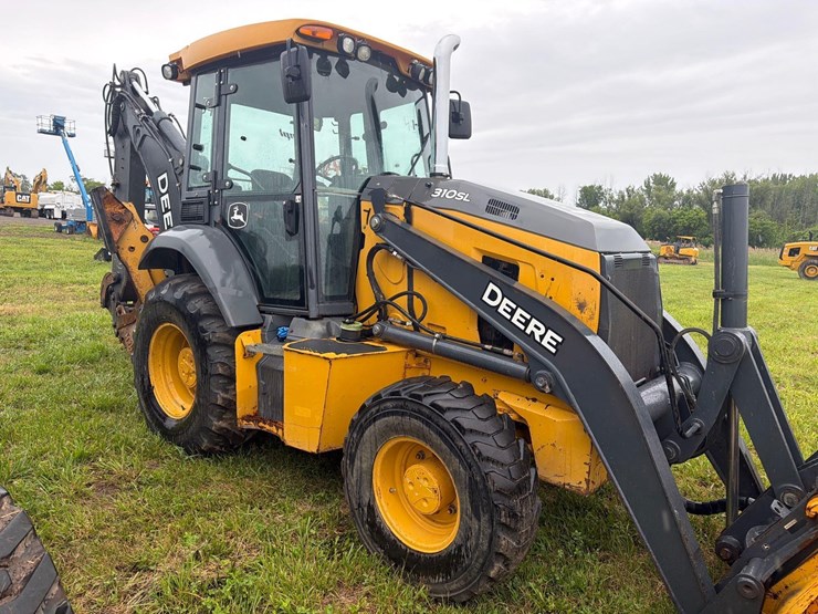 2021-john-deere-310-image-5