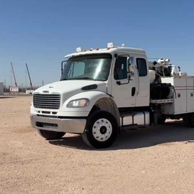2012 FREIGHTLINER M2 106