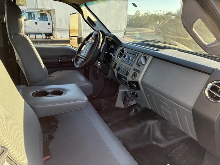 2016-ford-f650-xlt-image-11