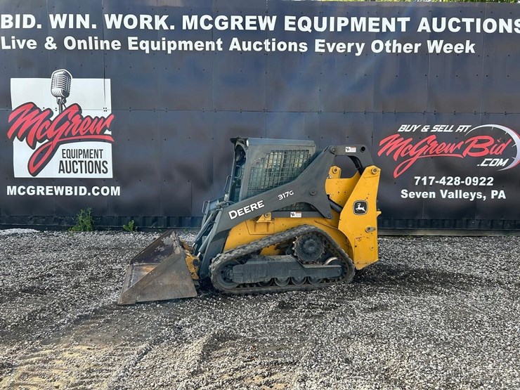 2018-deere-317g-image-1