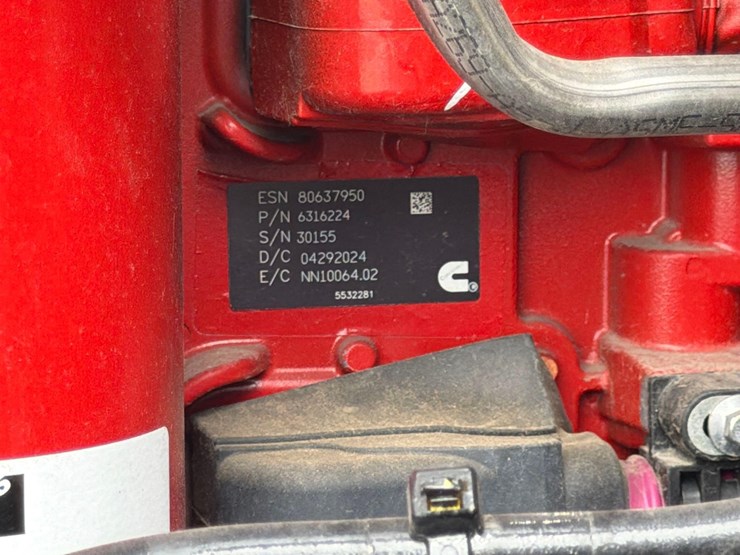 2025-kenworth-t880-image-16