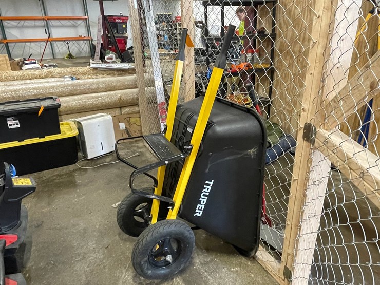 #7922-•-truper-two--wheel-wheelbarrow-image-2