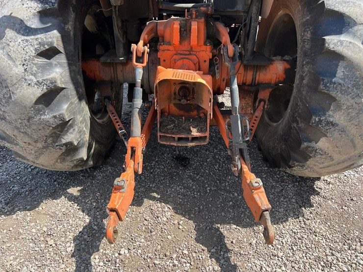 new-holland-tn70a-image-6
