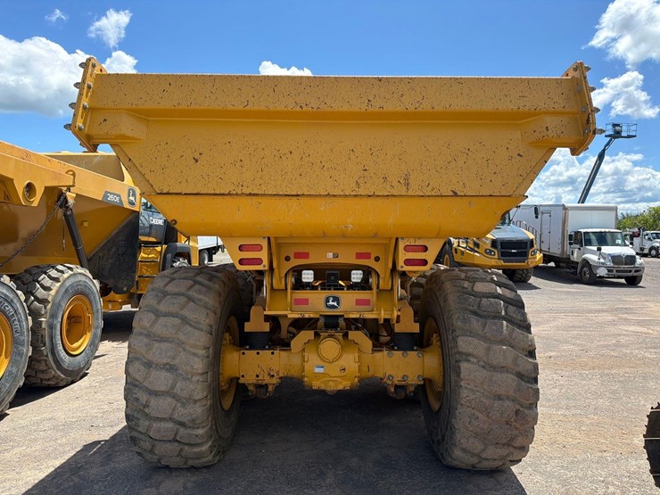2024-deere-260p-image-5